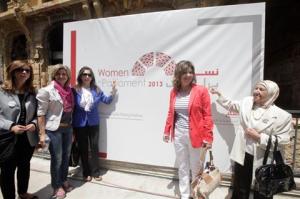 more than 50 women run for the polla